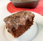 Bolinho de chocolate de liquidificador com brigadeiro